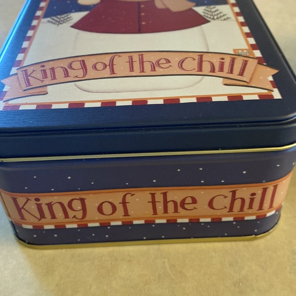 Like new. Cute Holiday tins to hold all your goodies! - Picture 5 of 9